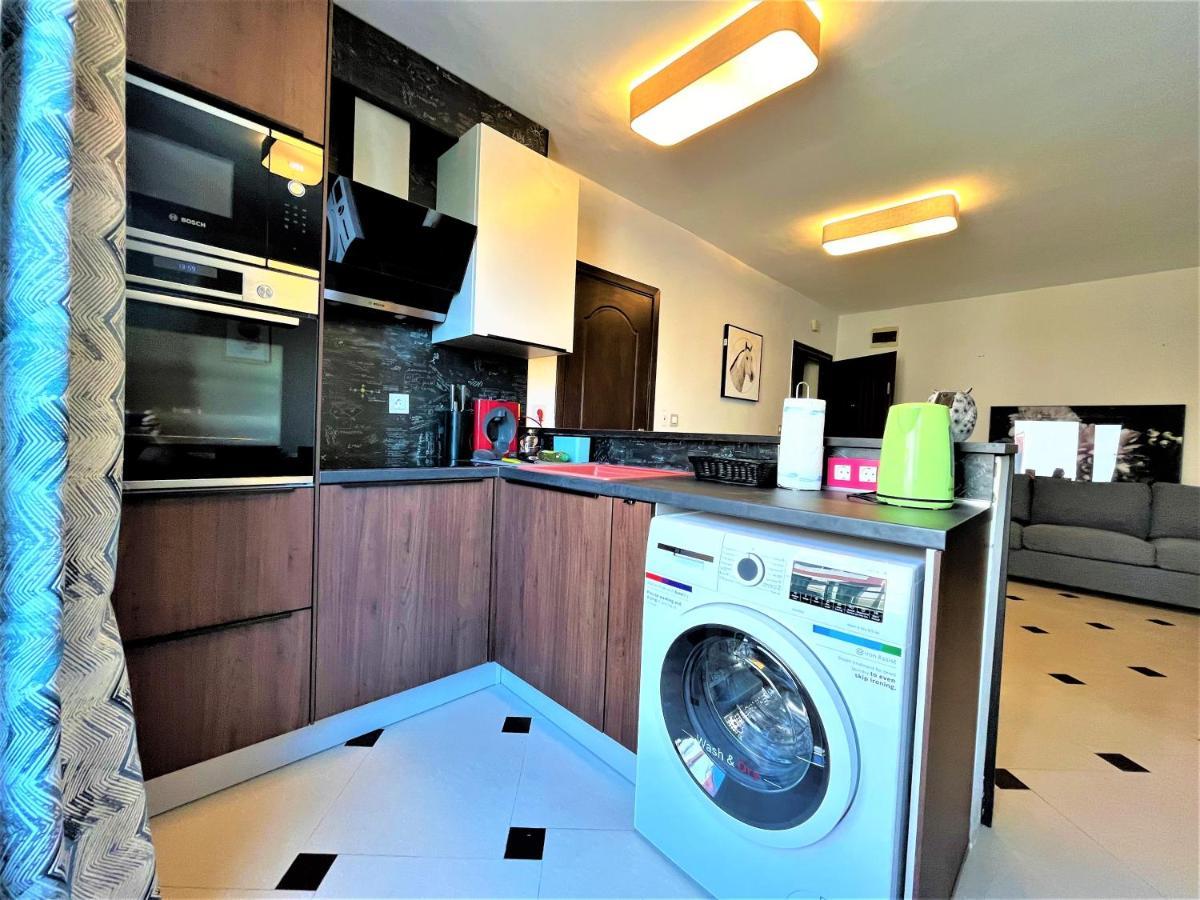 Botabara 312 Self Catering Beach Apartment Pomorie Kültér fotó