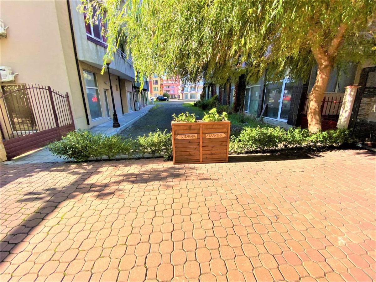 Botabara 312 Self Catering Beach Apartment Pomorie Kültér fotó