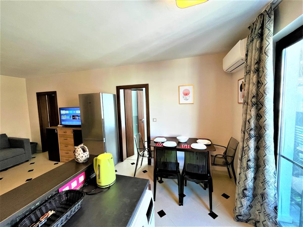 Botabara 312 Self Catering Beach Apartment Pomorie Kültér fotó